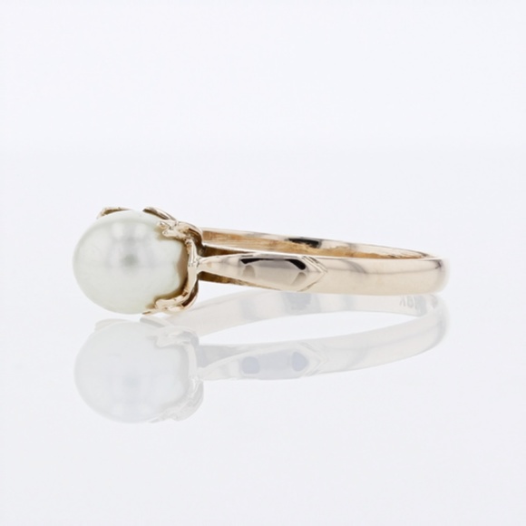 Vintage Pearl 10K Yellow Gold Ring - Picture 4 of 5